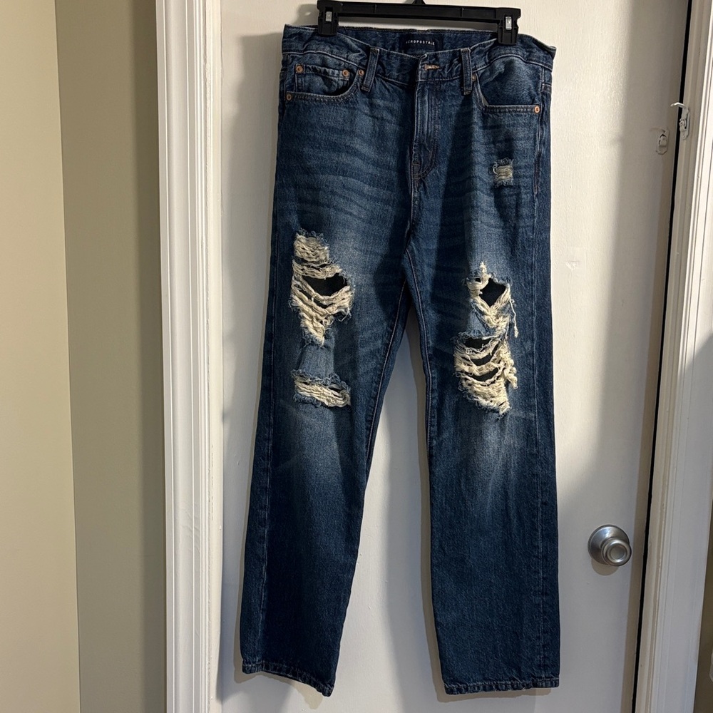 Aeropostale Relaxed Fit Ripped Blue Jeans size 30/30